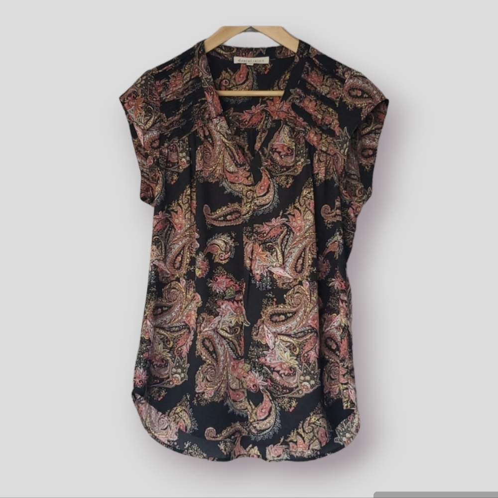 Daniel Rainn cap sleeve blouse